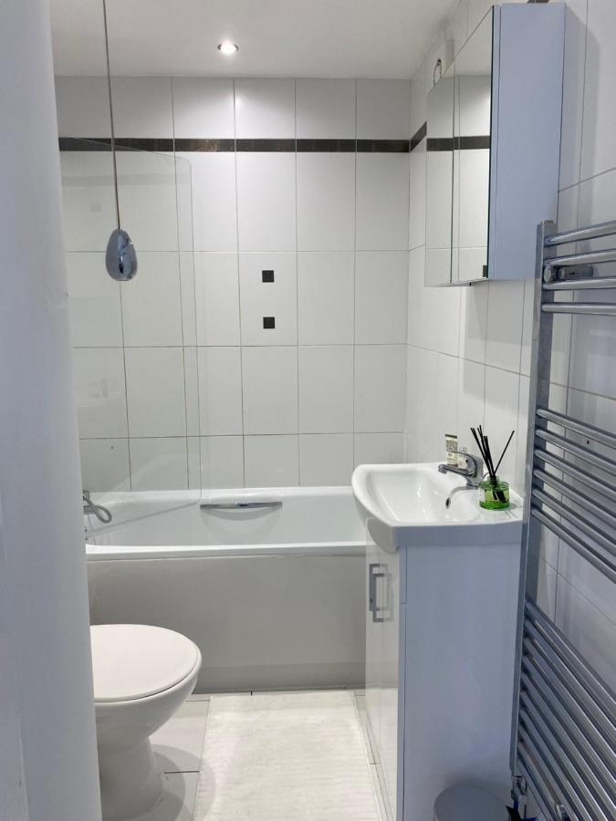 Central Leeds Townhouse With Private Roof Garden Sleeps 4 Экстерьер фото