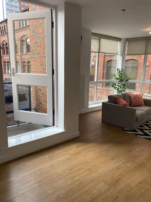 Central Leeds Townhouse With Private Roof Garden Sleeps 4 Экстерьер фото