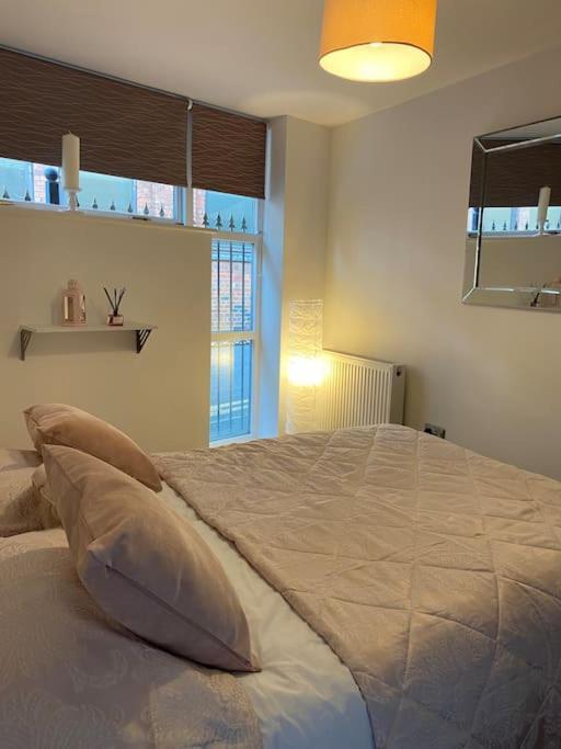 Central Leeds Townhouse With Private Roof Garden Sleeps 4 Экстерьер фото